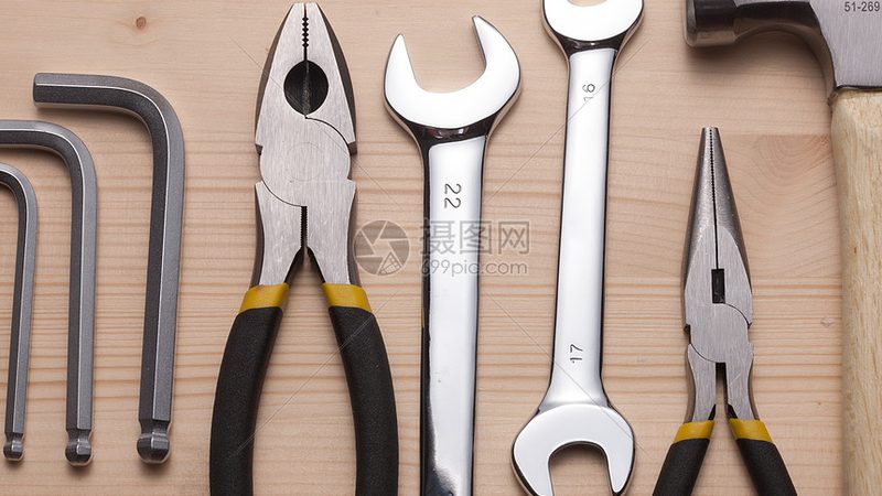 家用扳手套装材质解析：如何选择合适的产品**